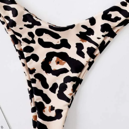 Bikini léopard à volants – Image 3