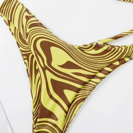 Bikini triangulaire ras-du-cou fluide découpe – Image 4